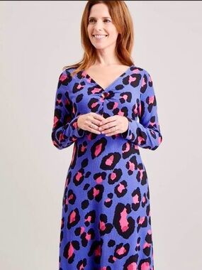 Tumi Purple Leopard Print Long Sleeve V-Neck Dress with Pink and Black Accents